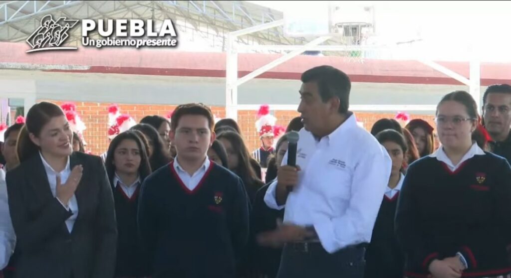 Sergio Salomón inauguró obras educativas en Zacatlán 