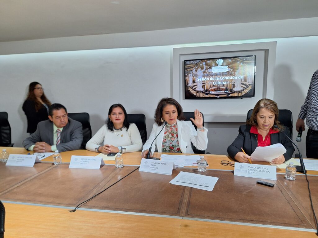 Aprueba Comisión del Congreso reconocimiento a mujeres con “Medalla Ángeles Espinosa Yglesias”