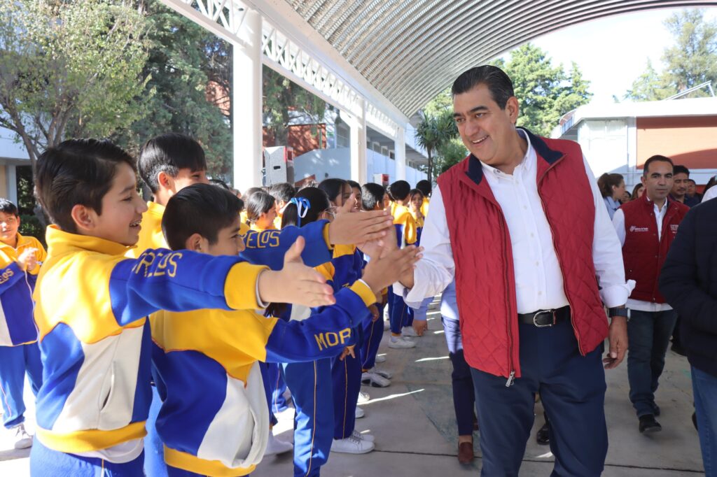 Video: En Puebla, el gobierno cuida la salud de estudiantes y maestros, reiteró Sergio Salomón