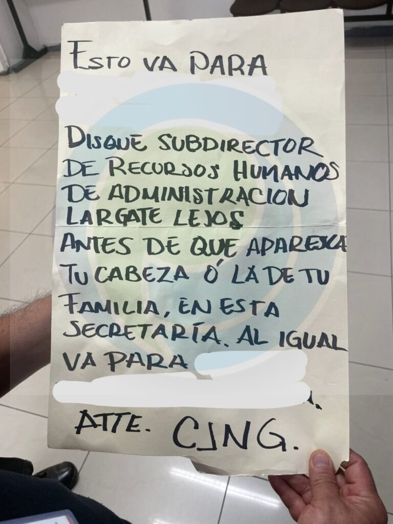 ¡El colmo! dejan folder con supuesto narcomensaje en la secretaría de Finanzas