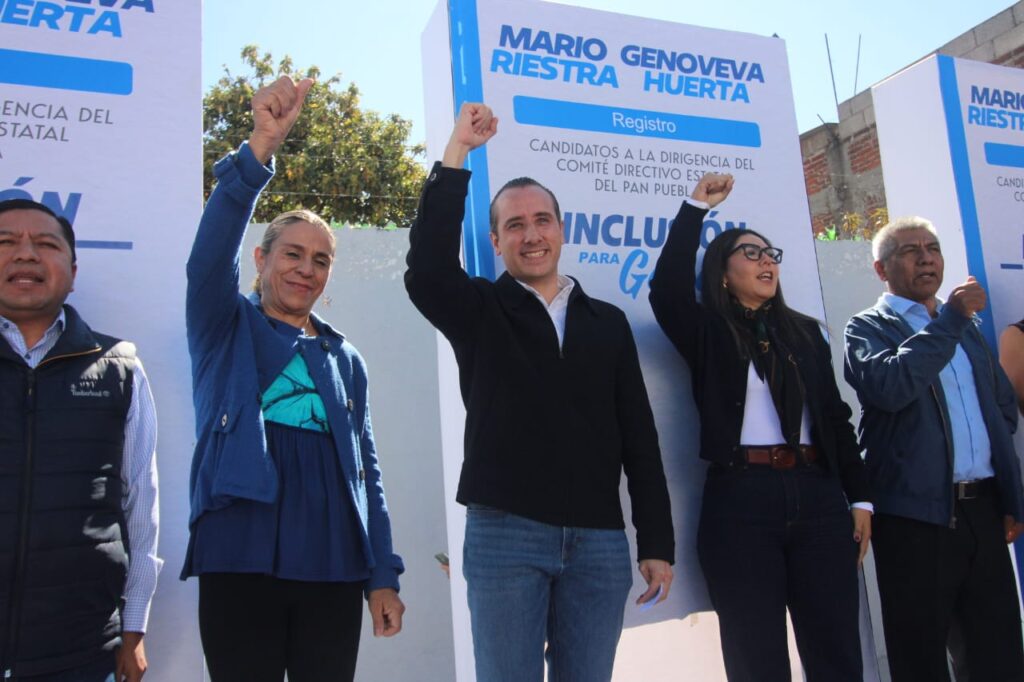 Se inscriben Mario Riestra y Genoveva Huerta por la dirigencia del PAN Puebla