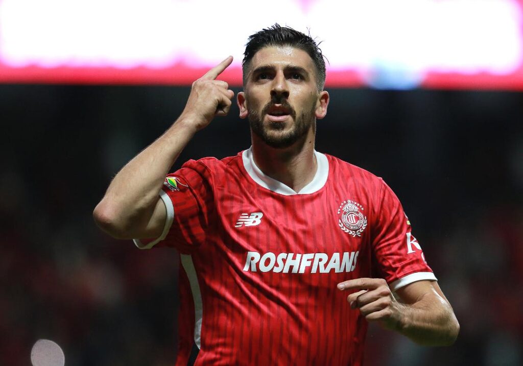 Paulinho ya es campeón de goleo y va por el de la Liga MX