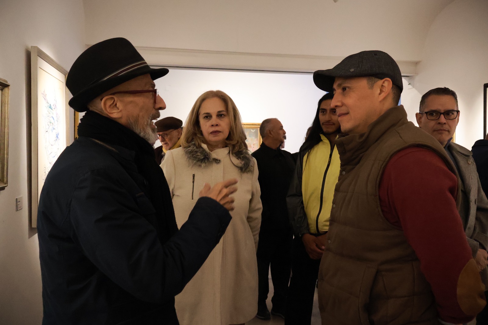 Inauguran exposiciones de artistas surrealistas y del pintor potosino José Luis Alviso