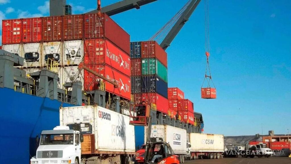 La información oportuna de comercio exterior indica un superávit comercial de 371 millones de dólares.