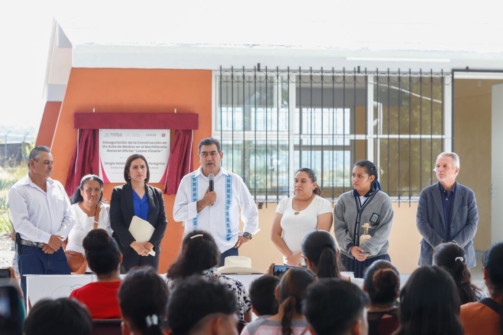 Sergio Salomón entregó infraestructura carretera en Huaquechula, Tochimiltzingo y La Mesa