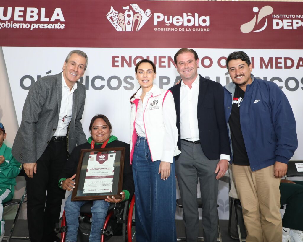 Entregan reconocimientos a atletas olímpicos y paralímpicos de París 2024