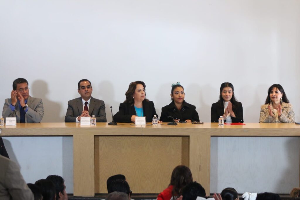 LXII Legislatura entrega reconocimientos a deportistas paralímpicos poblanos