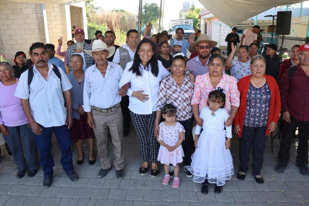 Ariadna Ayala entrega obras en comunidades de Atlixco