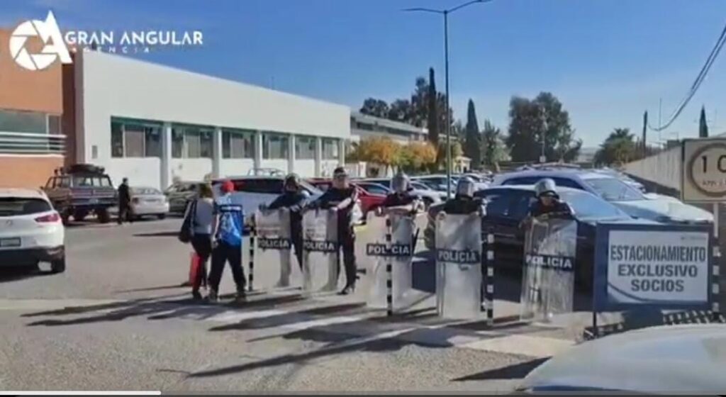 Video: Con protección policíaca se lleva a cabo elección de mesa directiva del Club Britania Zavaleta