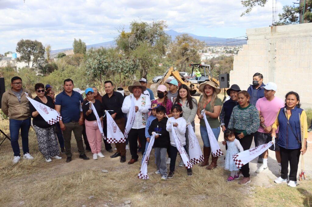 Entregan obras en Amozoc