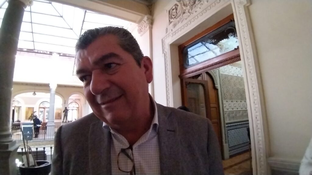 Preocupante desbordamiento de ambulantes: Carlos Montiel