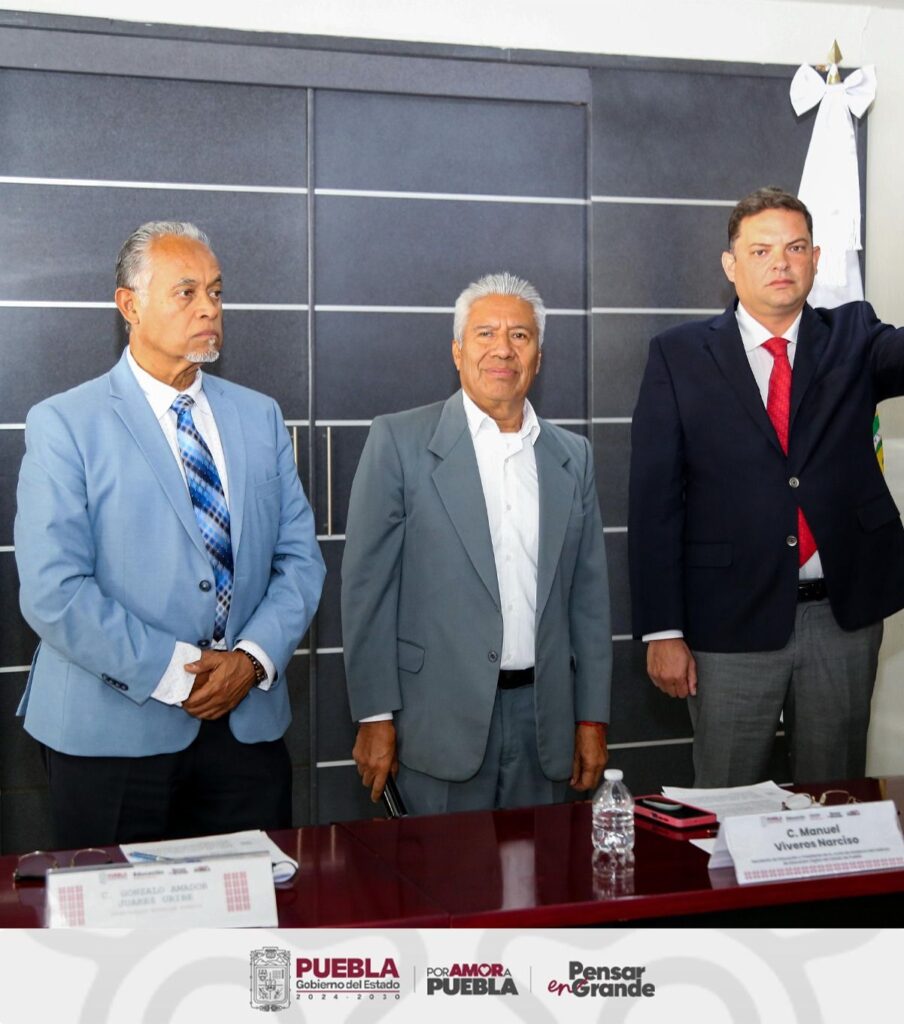 Rinden protesta rectores de la Universidad de la Salud y del Colegio de Bachilleres