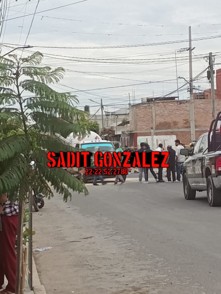 Muere motociclista menor de edad embestido por pipa de gas en Tehuacán