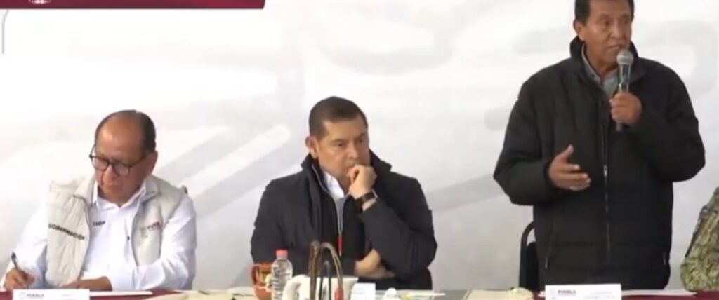 Alejandro Armenta recorrió la ruta 8 de evacuación del Popocatépetl