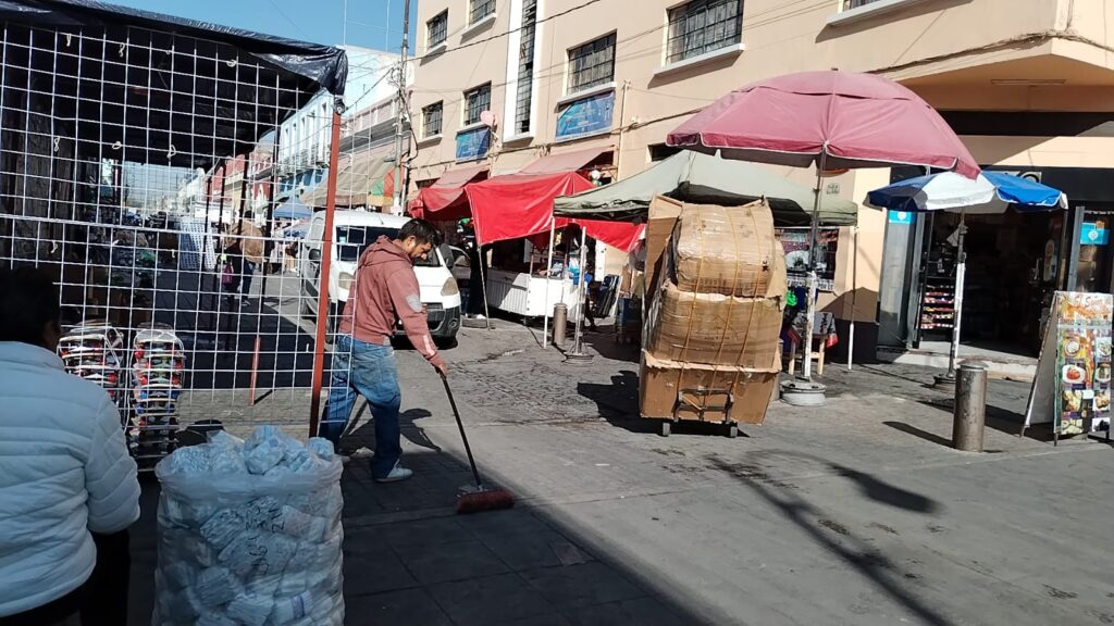 Ambulantaje pega duro al comercio fornal: Ayala Vázquez