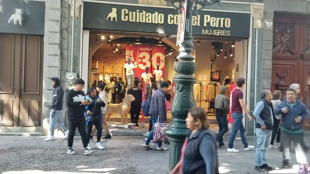 Video: Comercios de juguetes ofrecen rebajas del 30 al 70,% en el Centro Histórico