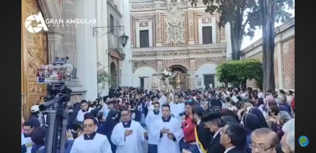 Video: Abren las Puertas del Perdón en la catedral