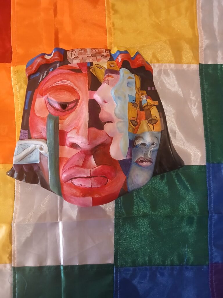 Donan máscara chilena al Museo Nacional de la Máscara