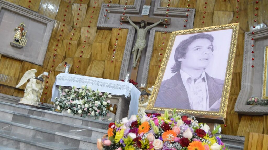 Celebran el 75 aniversario del natalicio de Juan Gabriel, en Ciudad Juárez