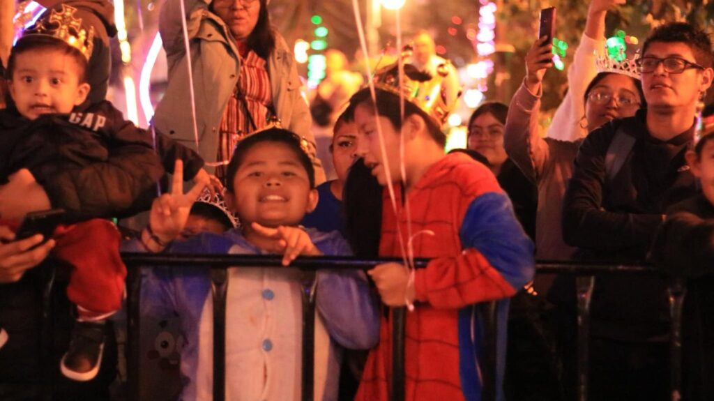 Emotivo y muy concurrido desfile de reyes en Atlixco