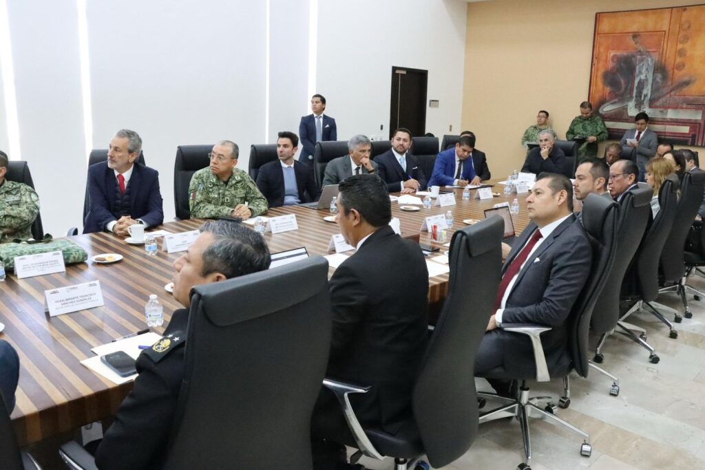 Alejandro Armenta encabezó mesa para construcción de paz y seguridad