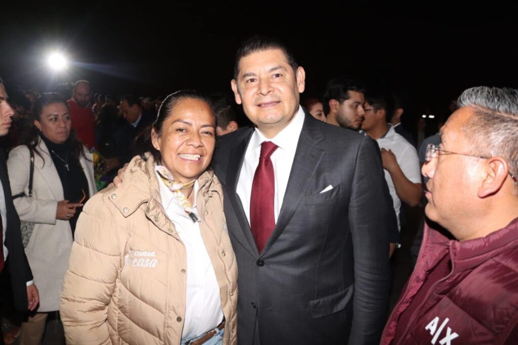 Ariadna Ayala participó en la partida de rosca encabezada por el gobernador Armenta