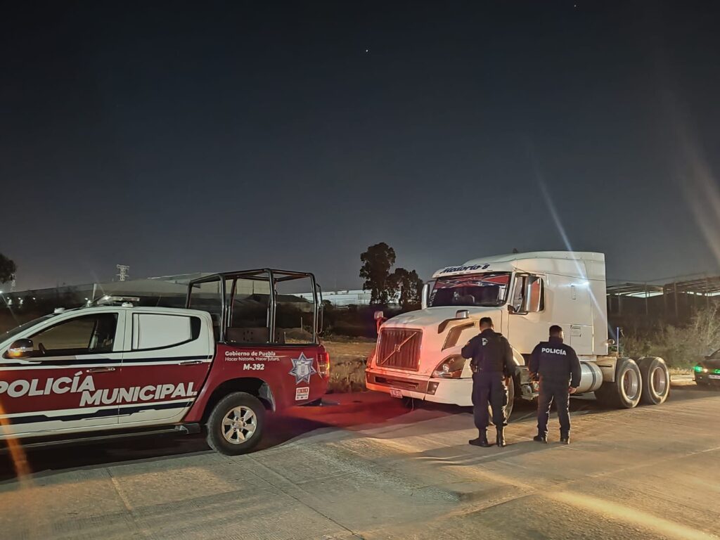 En Cuautlancingo recuperan vehículo robado