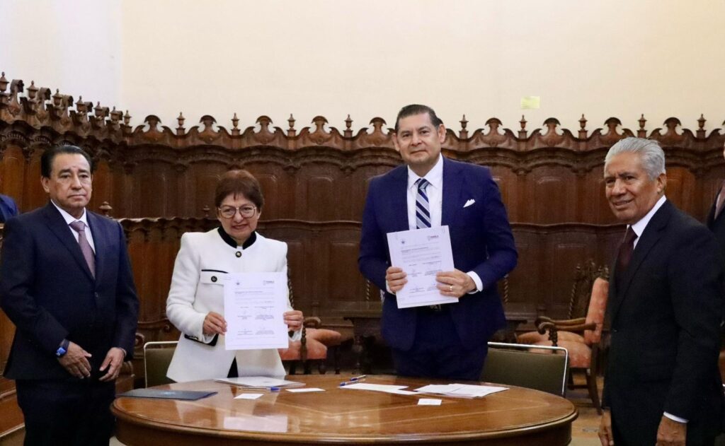 Gobernador Armenta firmó convenio con la rectora de la BUAP, Lilia Cedillo