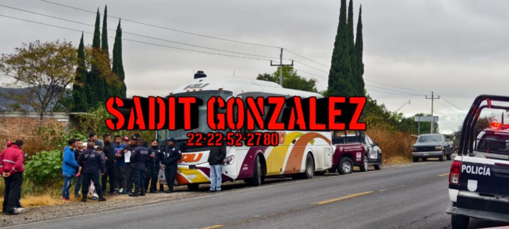 ¡El colmo! en la carretera Tehuacán-Orizaba secuestran a conductor de AU y 3 pasajeros