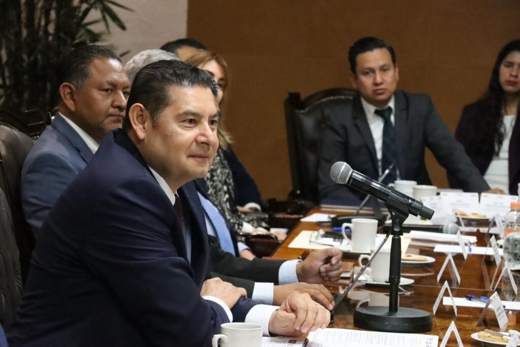 Puebla refuerza medidas de protección tras sismo en Michoacán: Armenta