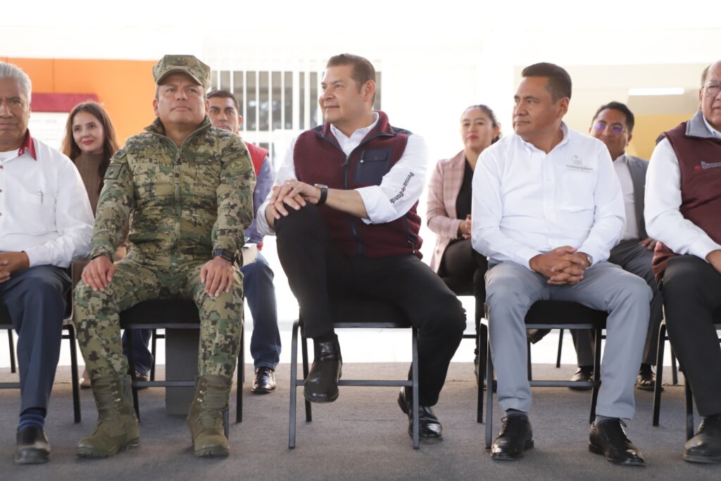 Armenta impulsa dignificación de los espacios educativos