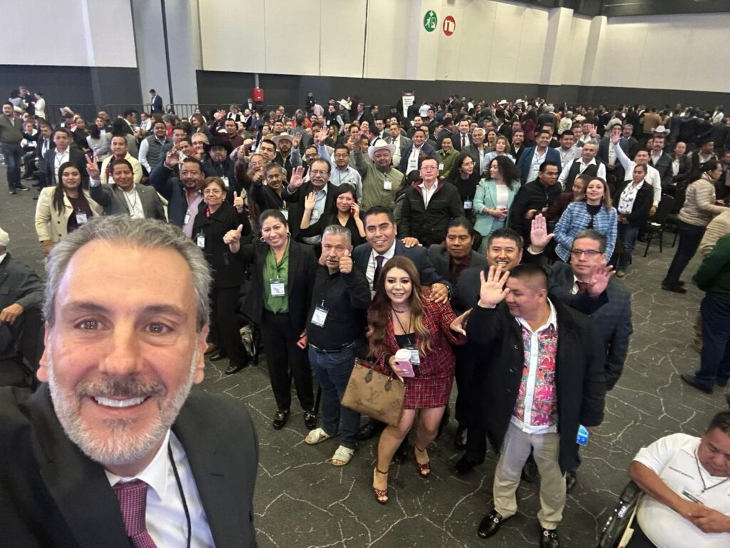 Pepe Chedraui asistió al Encuentro Nacional Municipal 2025 con Claudia Sheinbaum