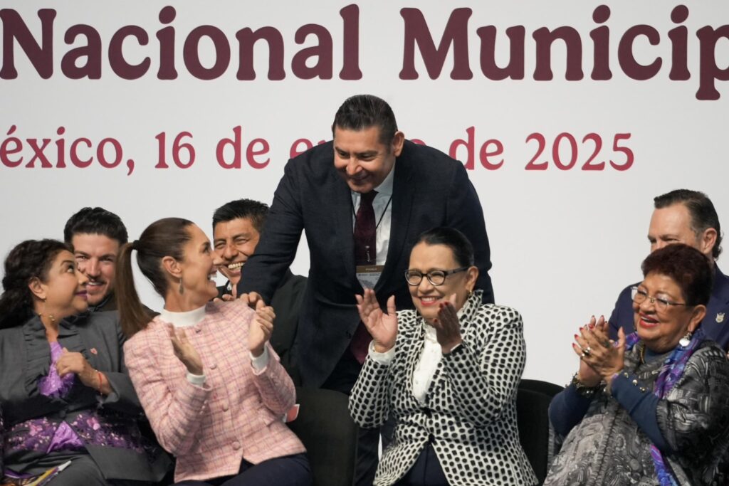 Alejandro Armenta participó en el Encuentro Nacional Municipal