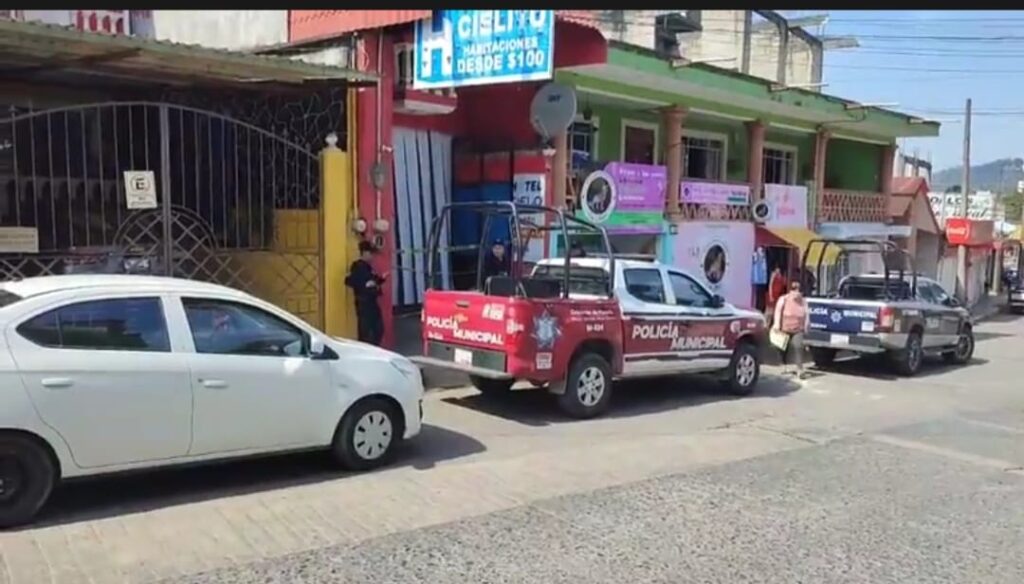 Encuentran a mujer sin vida en hotel de paso en Xicotepec