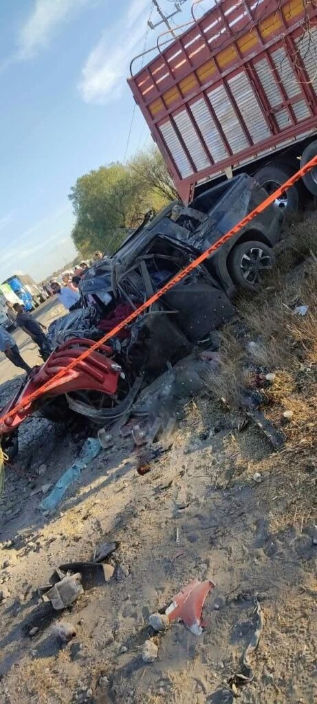 Tres muertos, presunto saldo de accidente en la federal Puebla-Tehuacán