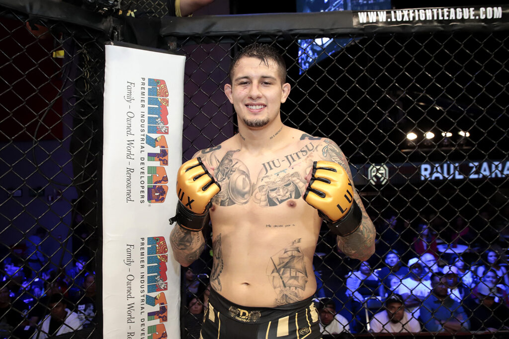 Arranca LUX Fight League 2025 con pelea estelar de título mundial en el Frontón México