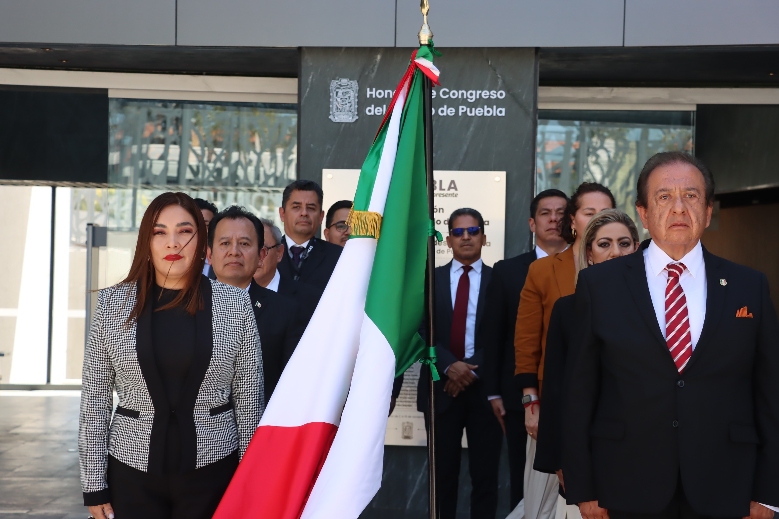 Conmemora Congreso del Estado el Día de la Bandera - Desde Puebla