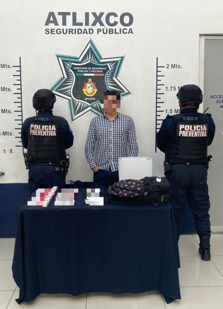 Totalmente borracho atraparon policías de Atlixco al sujeto acusado de robar clínica 34 del IMSS