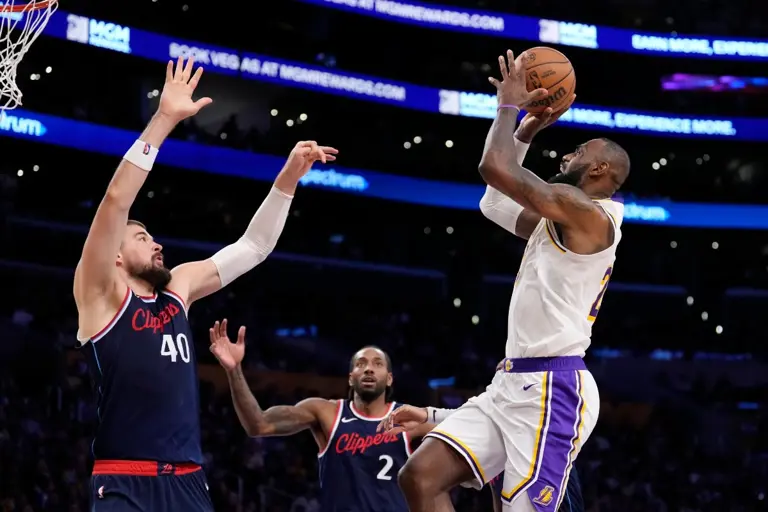 LeBron James consigue mil victorias en la NBA; se quedó a un punto de una cifra histórica