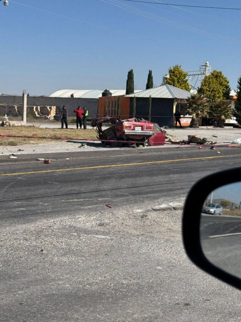 Tres miembros de una familia muertos, saldo de accidente en la carretera El Seco-Zacatepec