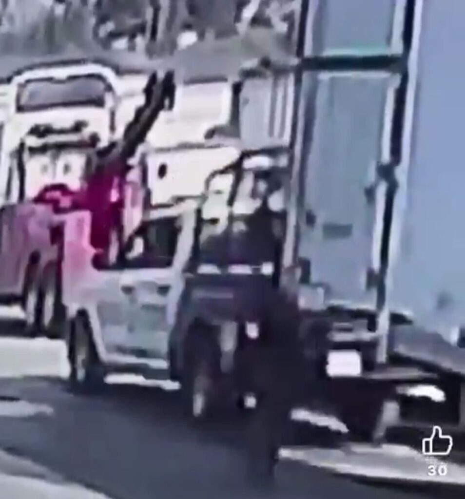 Investigan a policías de Puebla por su presunta participación en robo de carga