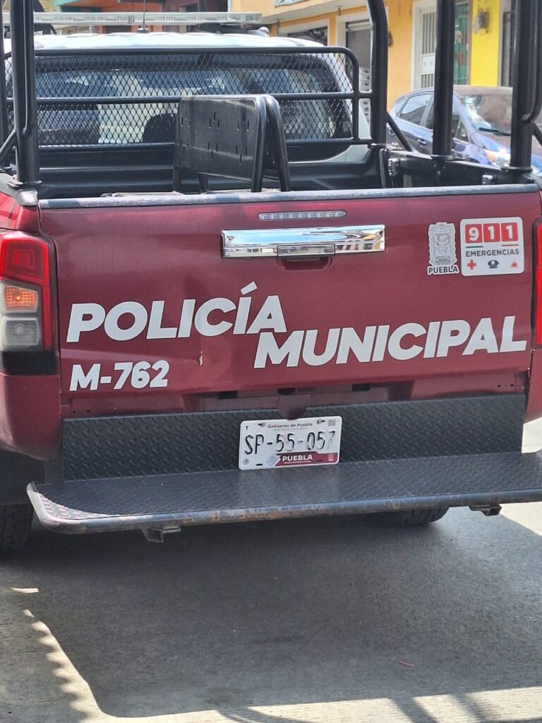 Por enésima ocasión, policías huauchinanguenses provocan accidente con vehículo oficial