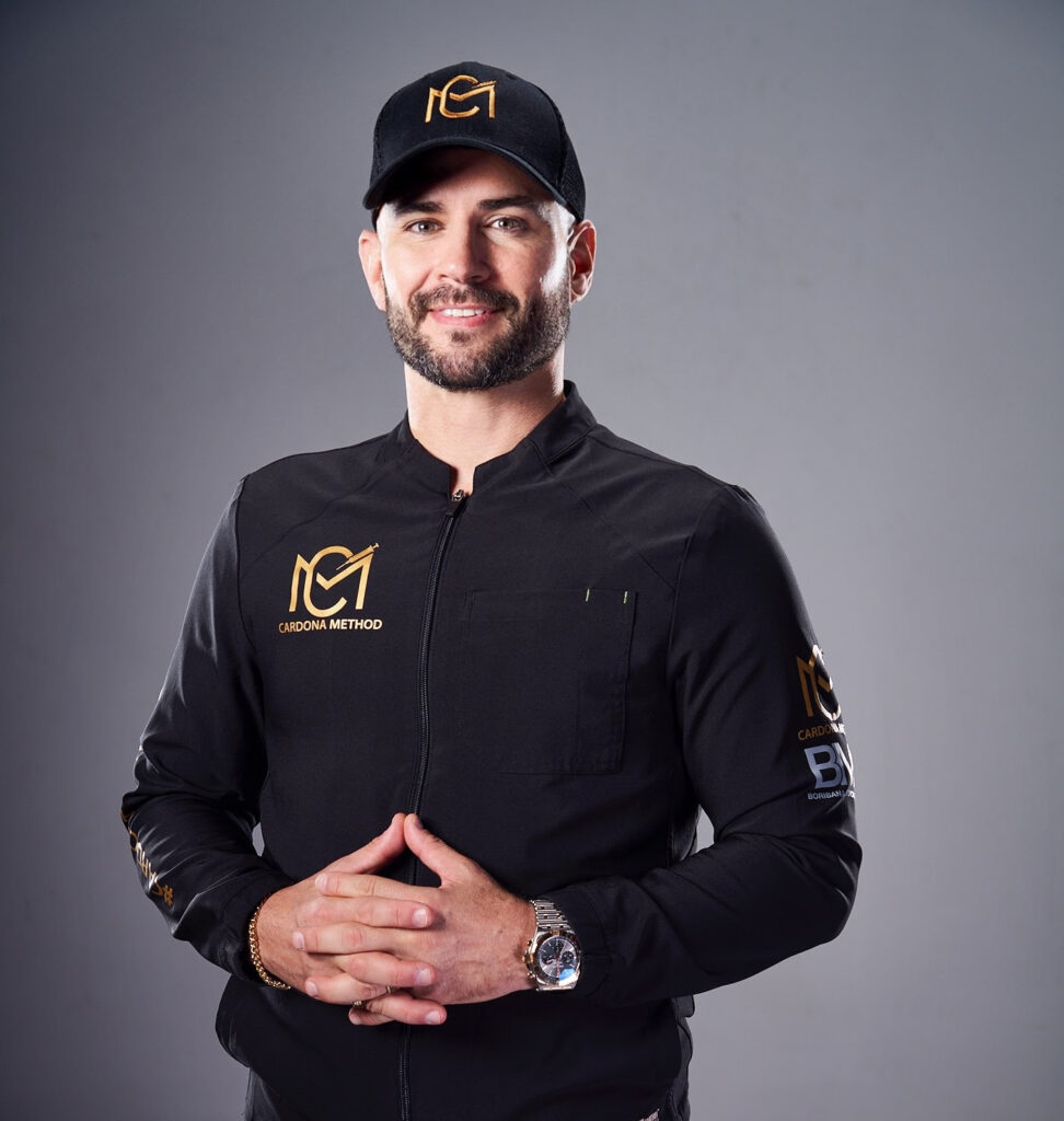 Dr. Cardona advierte los peligros del tratamiento estético SMAS Tox, convertido en tendencia en redes sociales