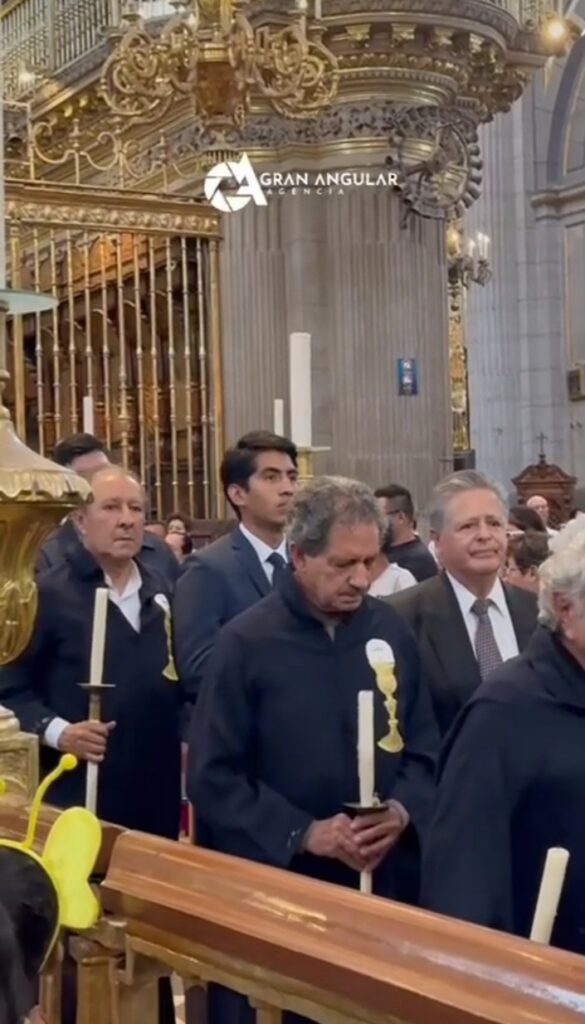 Video: En la catedral de Puebla realizan misa de lavatorio de pies