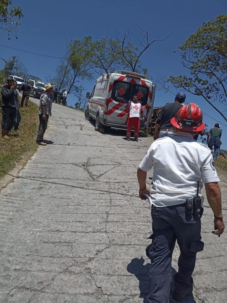 Fatal accidente en Zacatlán: Muere conductor, una mujer y dos menores resultan heridos