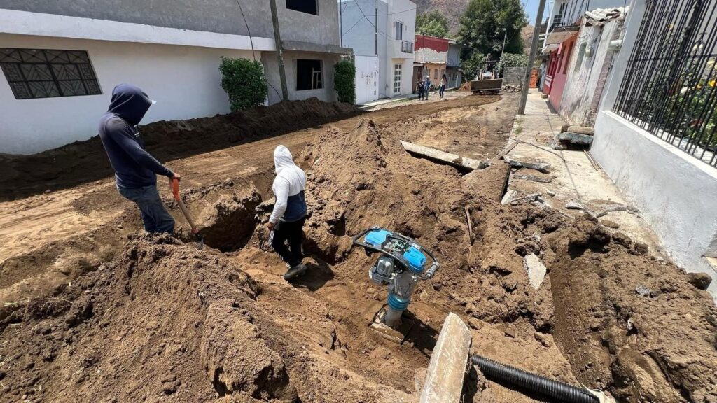 Desde Atlixco: Ariadna Ayala inicia obra de bienestar en la junta ...