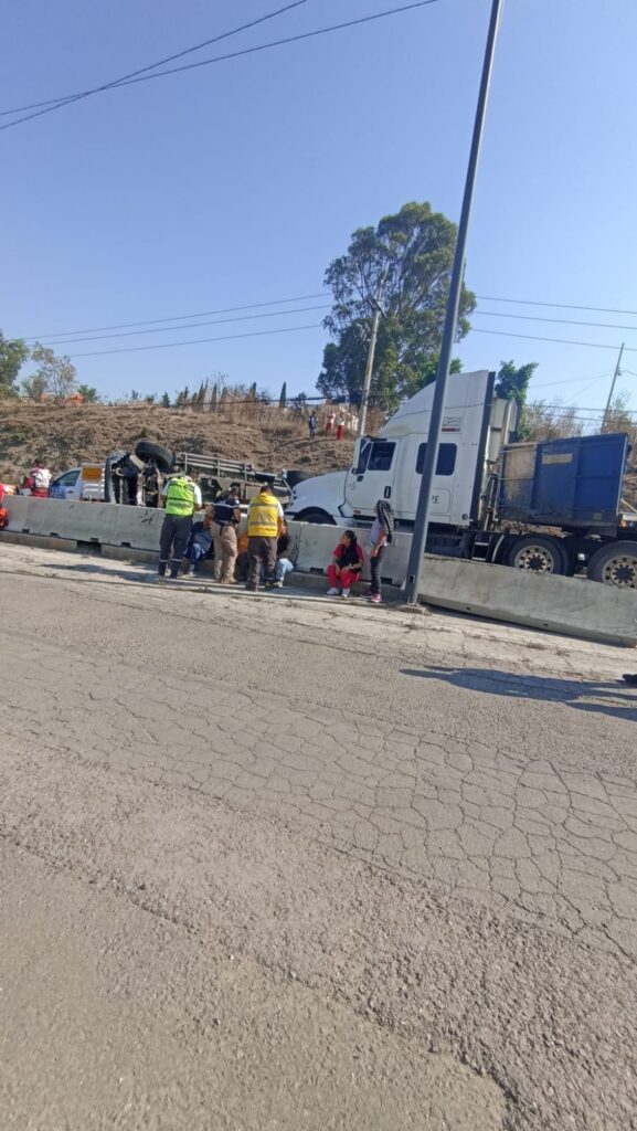 Carambola en el Periférico Ecológico deja 12 heridos
