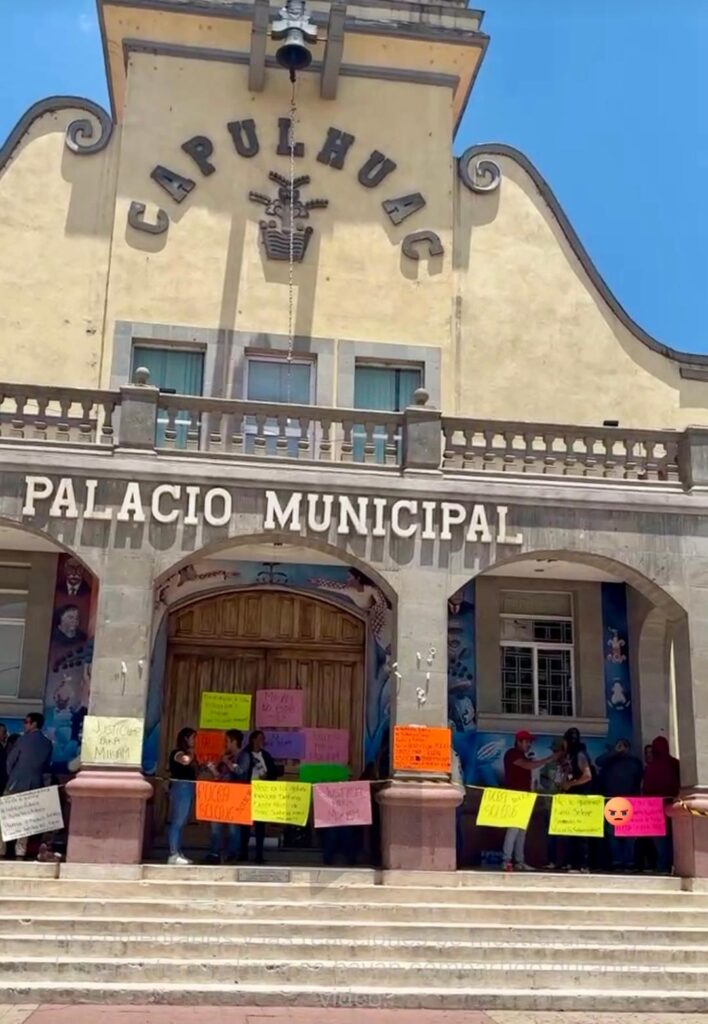 Exigen destitución de alcaldesa de Capulhuac por presunta golpiza a psicóloga del DIF