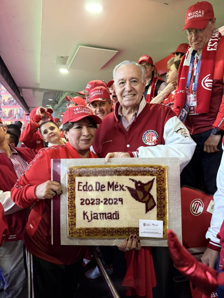 Celebra Delfina Gómez torneo obtenido por el Club Deportivo Toluca
