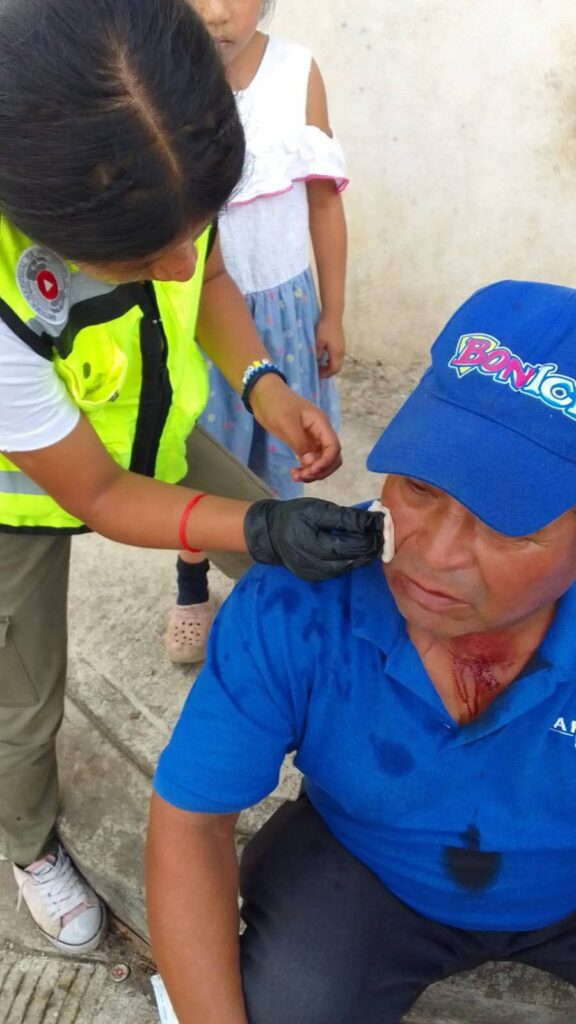 ¡El colmo! golpean a vendedor de Bon Ice en Tlaola para asaltarlo